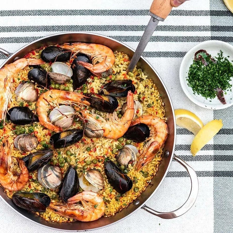 Image of de Buyer Beeswax-Coated Iron Seafood Pan with Two Handles, 32 cm