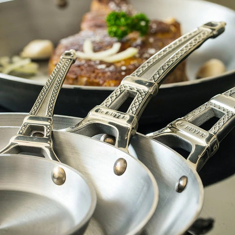 Image of de Buyer Eiffel Tower Collection Beeswax-Coated Iron Fry Pan