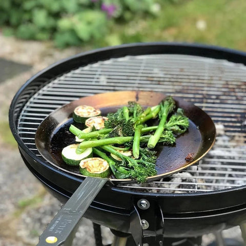 Image of de Buyer Beeswax-Coated Iron Crepe Pan